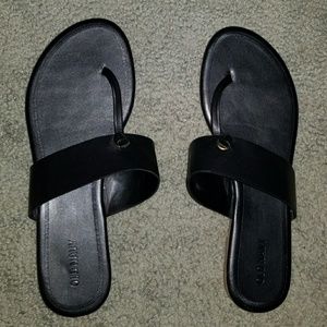 💟Never been worn old navy sandals